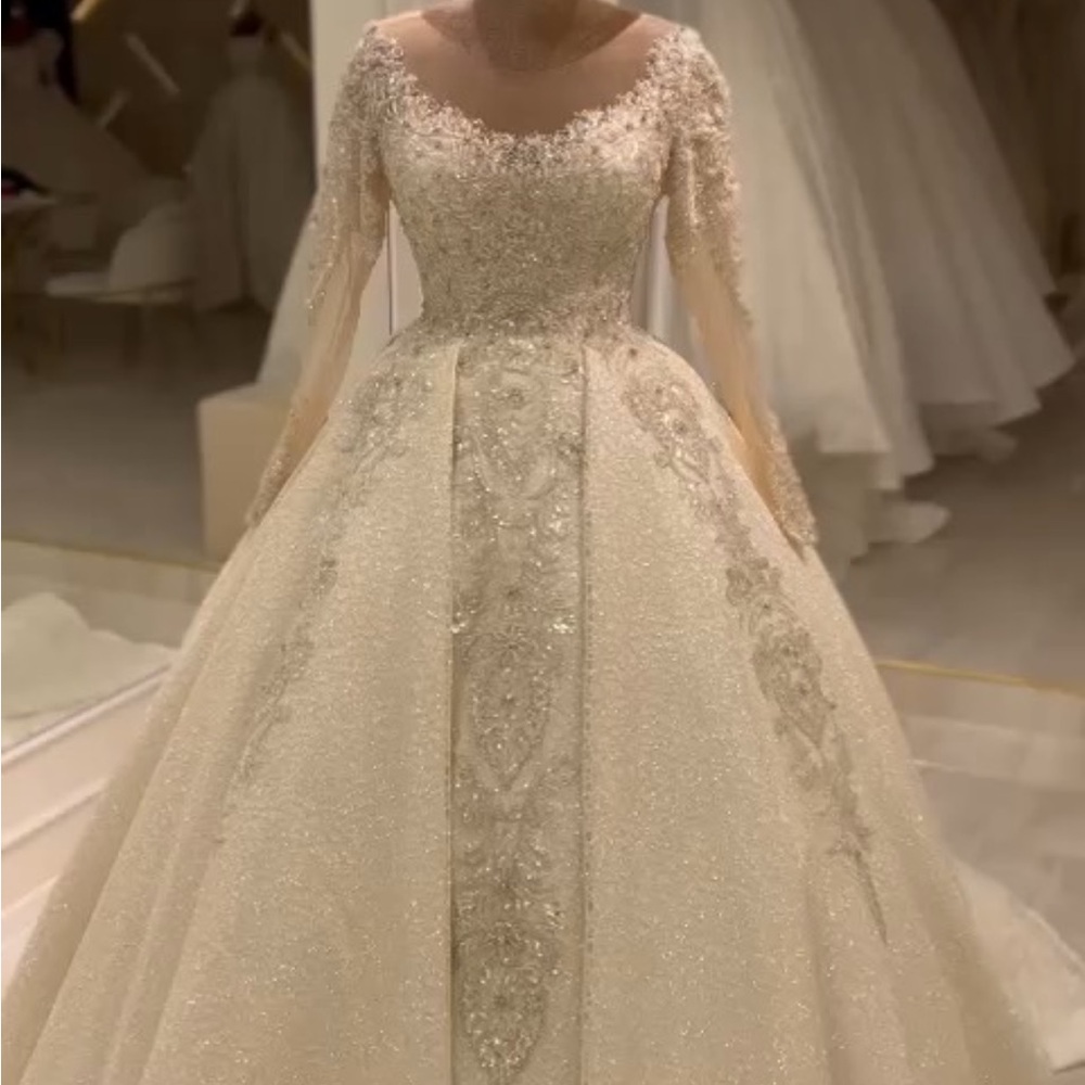 Elegant Cream Wedding Dress